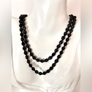 VINTAGE JET BLACK FACETED BEADS NECKLACE